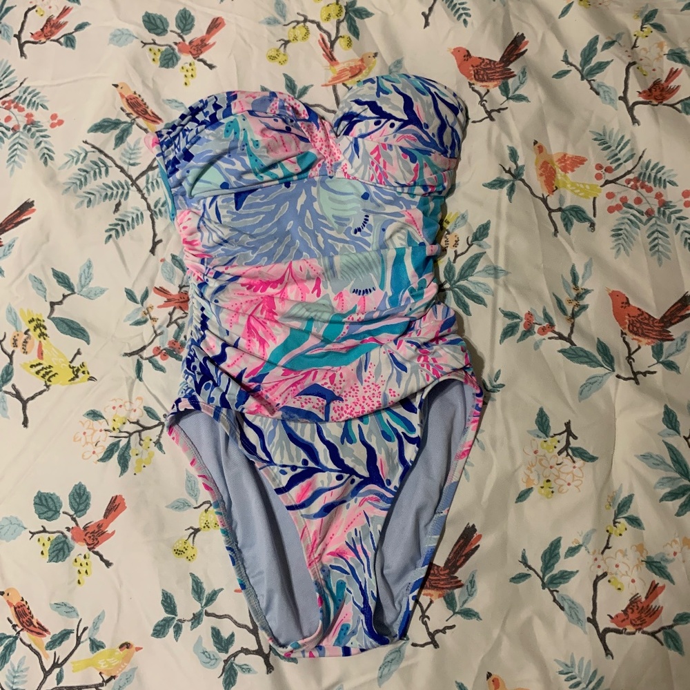 Lilly Pulitzer size 0 swimsuit with strap